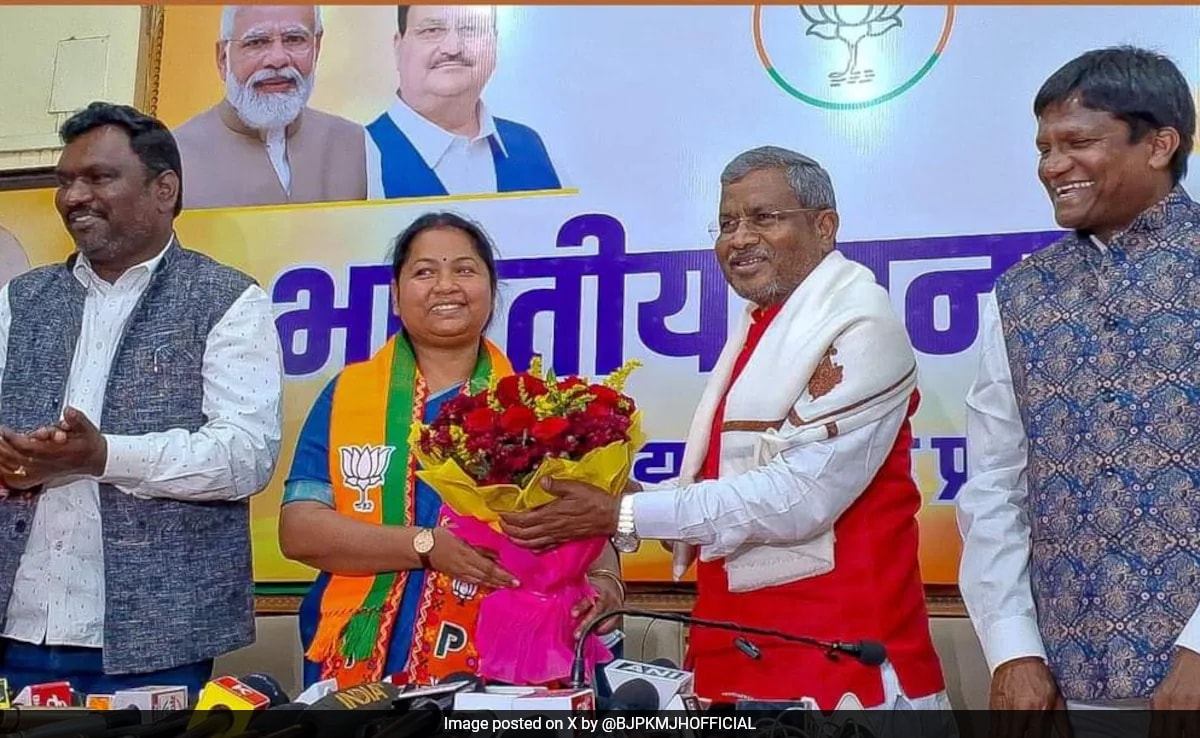 "It Takes Only Family Along": Jharkhand MP Quits Congress, Joins BJP