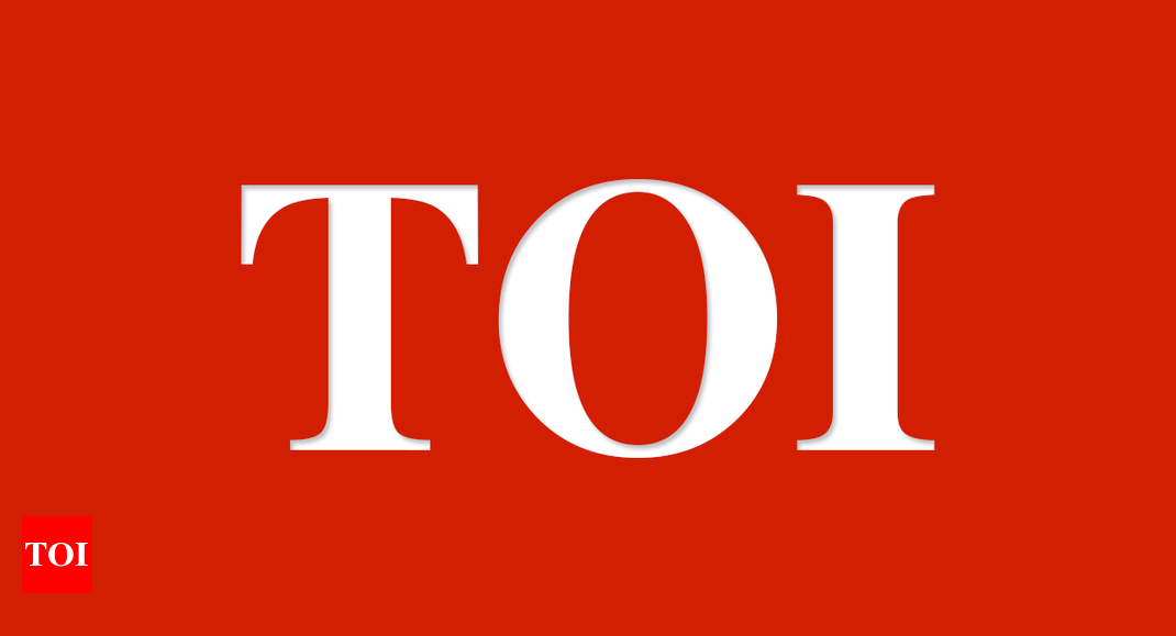 2 UBT Sena netas with Shinde now | India News - Times of India