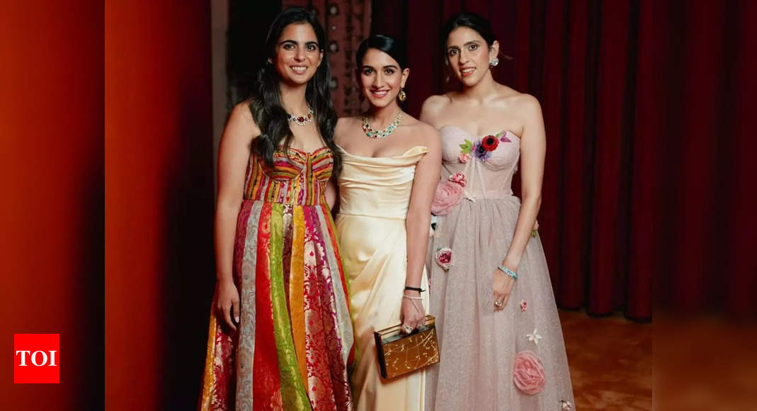 Ambani ladies Isha, Radhika and Shloka make a statement in floor-sweeping gowns at Ambani’s Roman Holi bash – Times of India