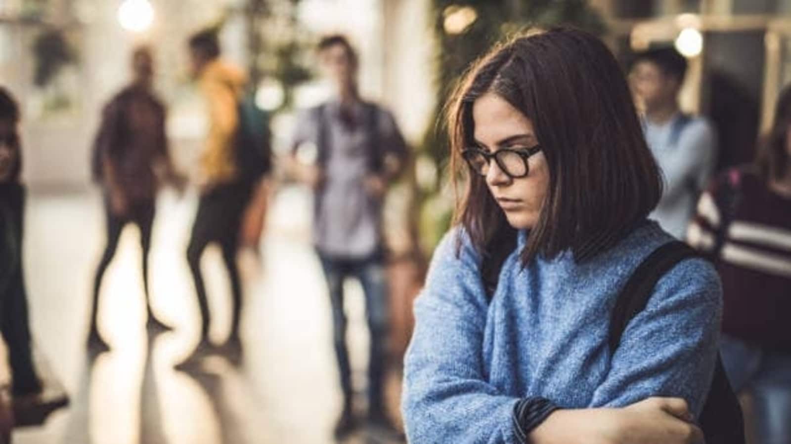 Are you experiencing social anxiety? 4 signs to be aware of