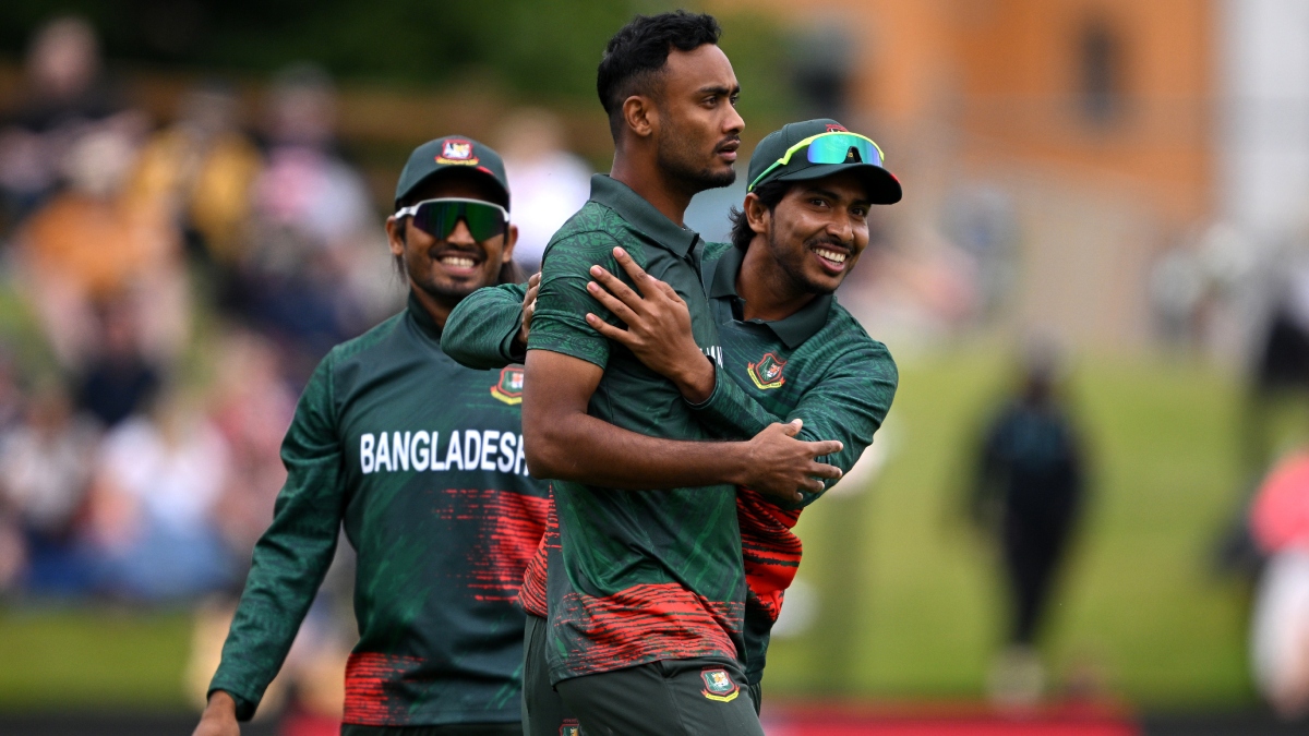 Bangladesh's Shoriful Islam imitates Angelo Matthews' timed-out celebration during BAN vs SL 1st T20I | WATCH