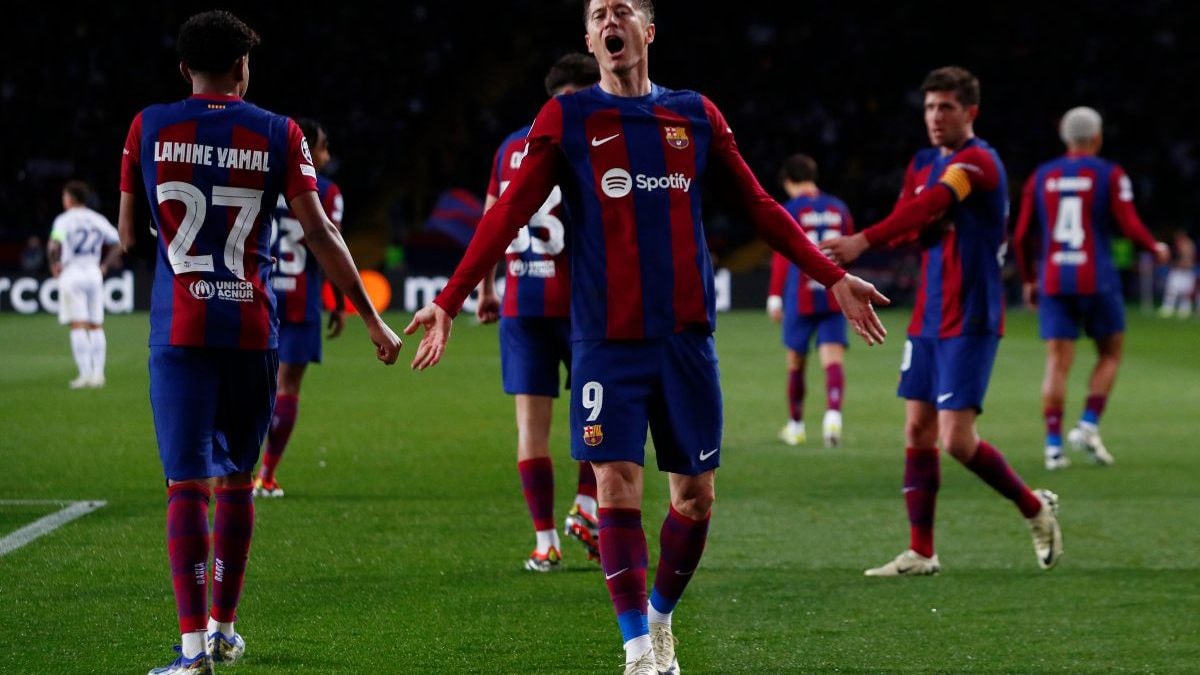 Barcelona reach Champions League last 16 with 3-1 win over Napoli