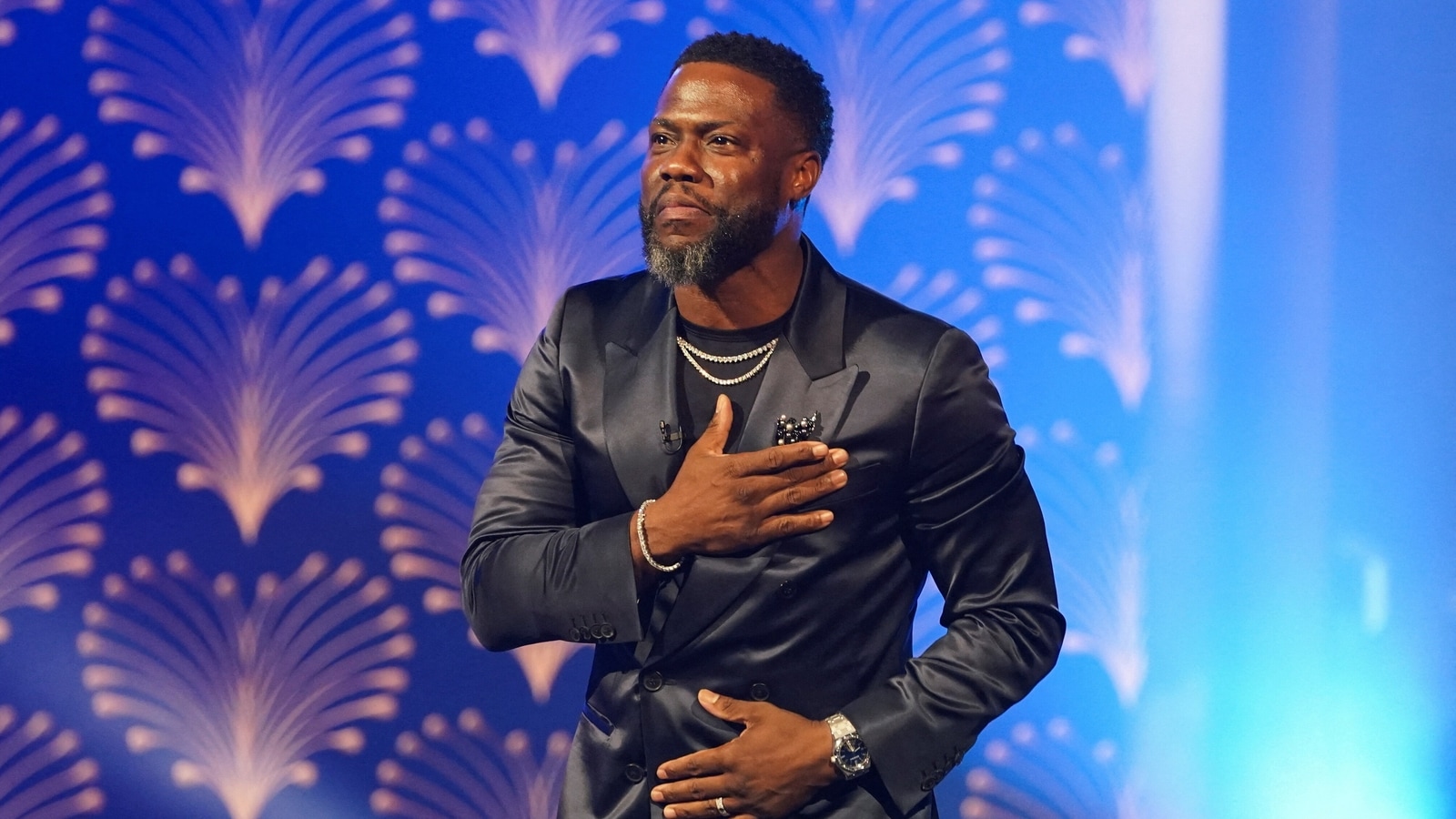 Comedian Kevin Hart receives 25th Mark Twain Prize for American Humor