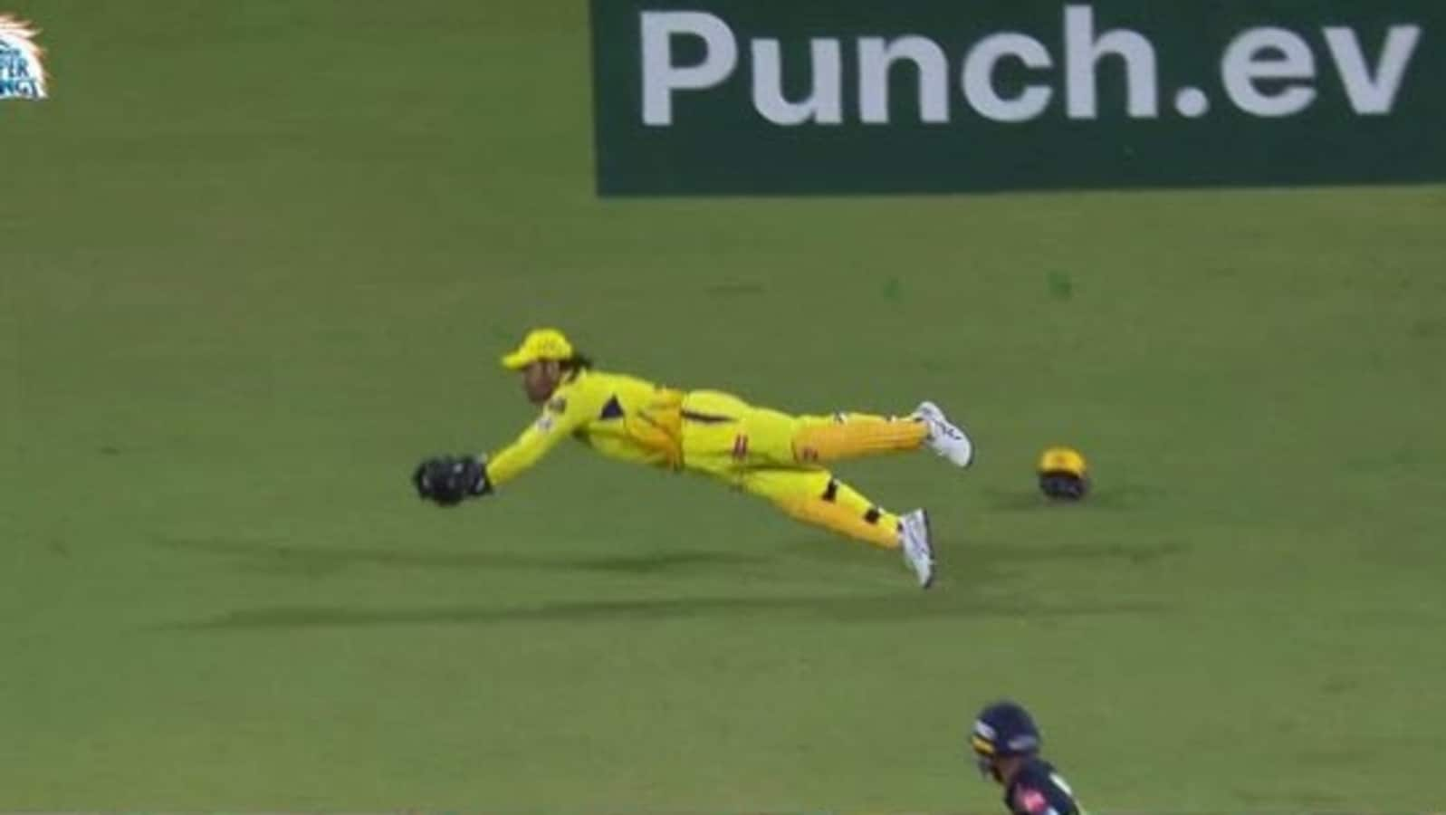 Dhoni’s age-defying dive to dismiss Vijay Shankar during CSK vs GT as Sunil Gavaskar goes berserk with ‘The man’ remark