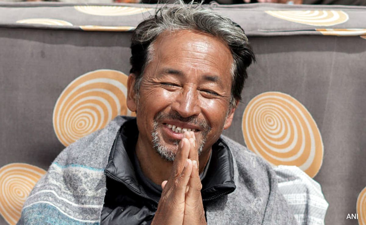 “Fight Will Go On”: Sonam Wangchuk Ends 21-Day Fast Over Ladakh Demands