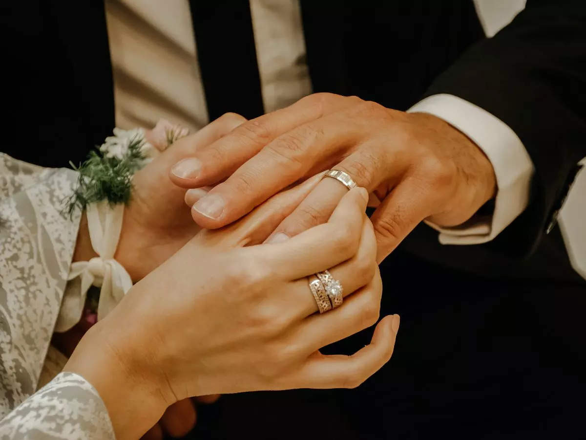 From dating to getting married: 7 signs your relationship should move to the next step  | The Times of India
