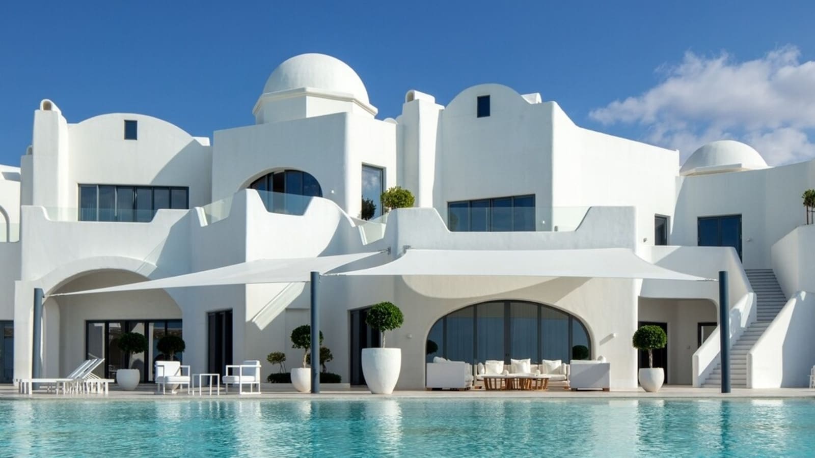 Greek oasis in heart of Emirates: Fake Santorini in Abu Dhabi to lure luxury travellers