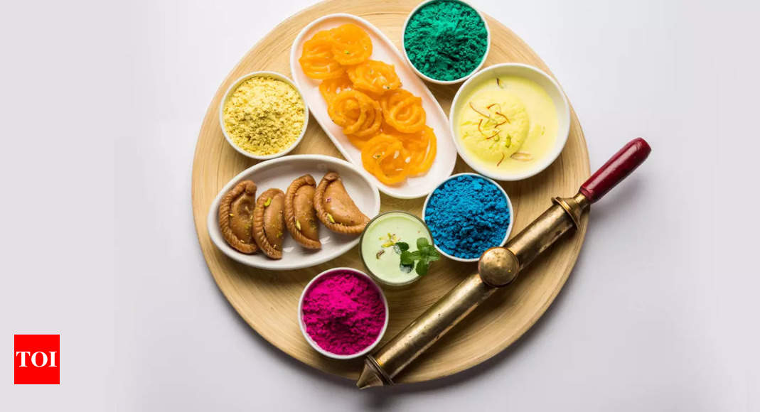 Holi 2024: 7 easy tips for a fun and delicious Holi celebration at home - Times of India