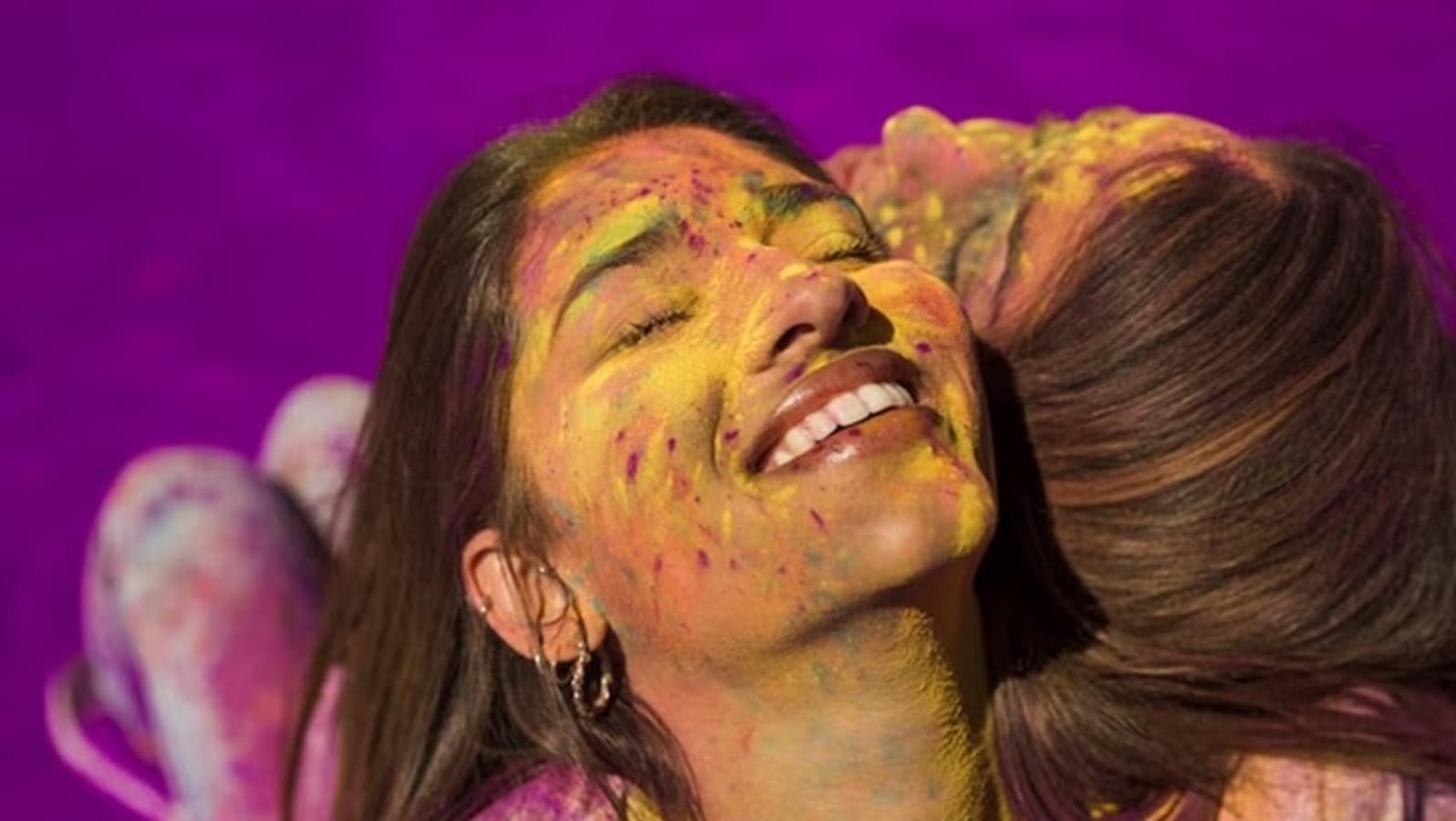 Holi 2024: Harmful effects of chemical Holi colours on your health