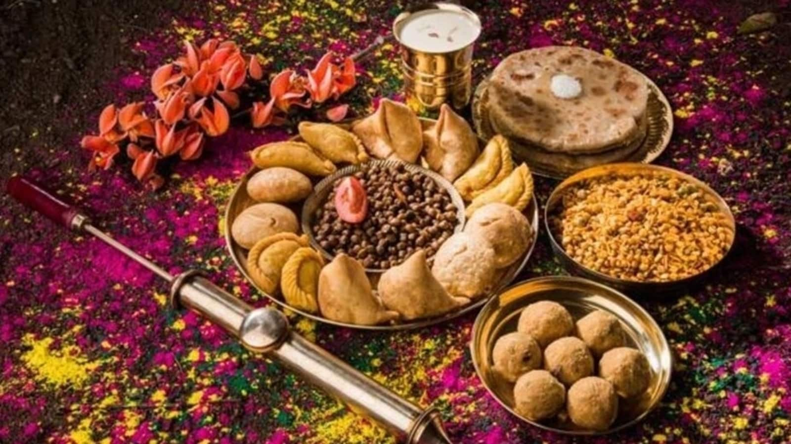 Holi 2024: Tips to enjoy Holi treats without adding extra kilos