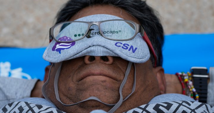 Hundreds in Mexico City take a ‘mass nap’ to commemorate World Sleep Day - National | Globalnews.ca