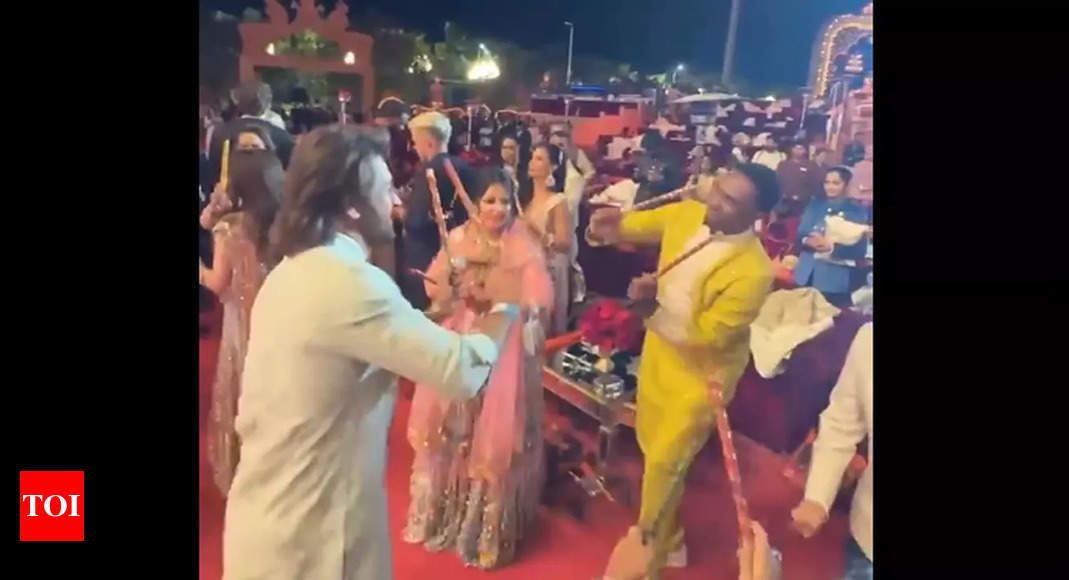 Indo-Caribbean Dandiya: MS Dhoni, Dwayne Bravo groove in style at Anant Ambani's pre-wedding festivities | Off the field News - Times of India