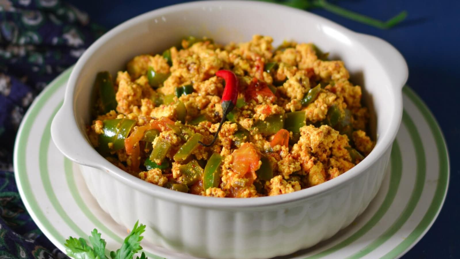 Indulge guilt-free with this oil-less recipe of Paneer Bhurji that doesn’t compromise on flavour