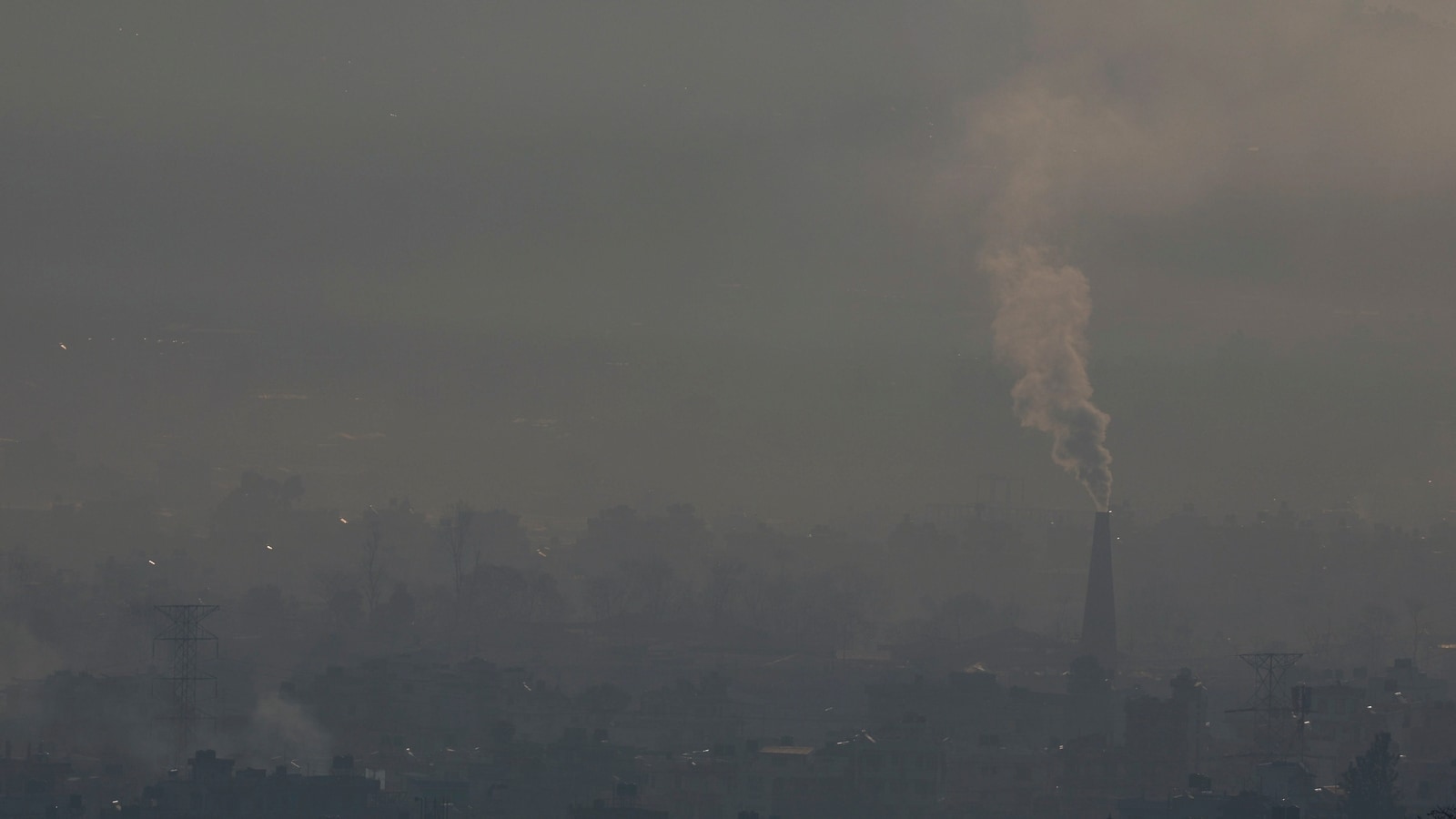 Is smog as bad as smoke? Expert on tips for minimising health risks from smog pollution