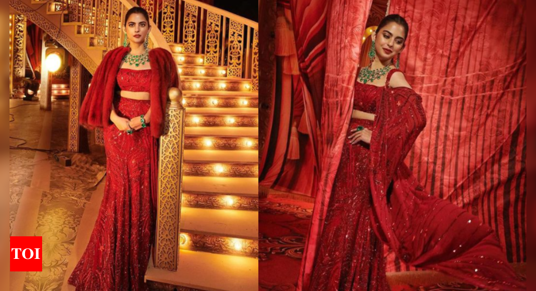 Isha Ambani Shines in Manish Malhotra Couture at Pre-Wedding Festivities | - Times of India
