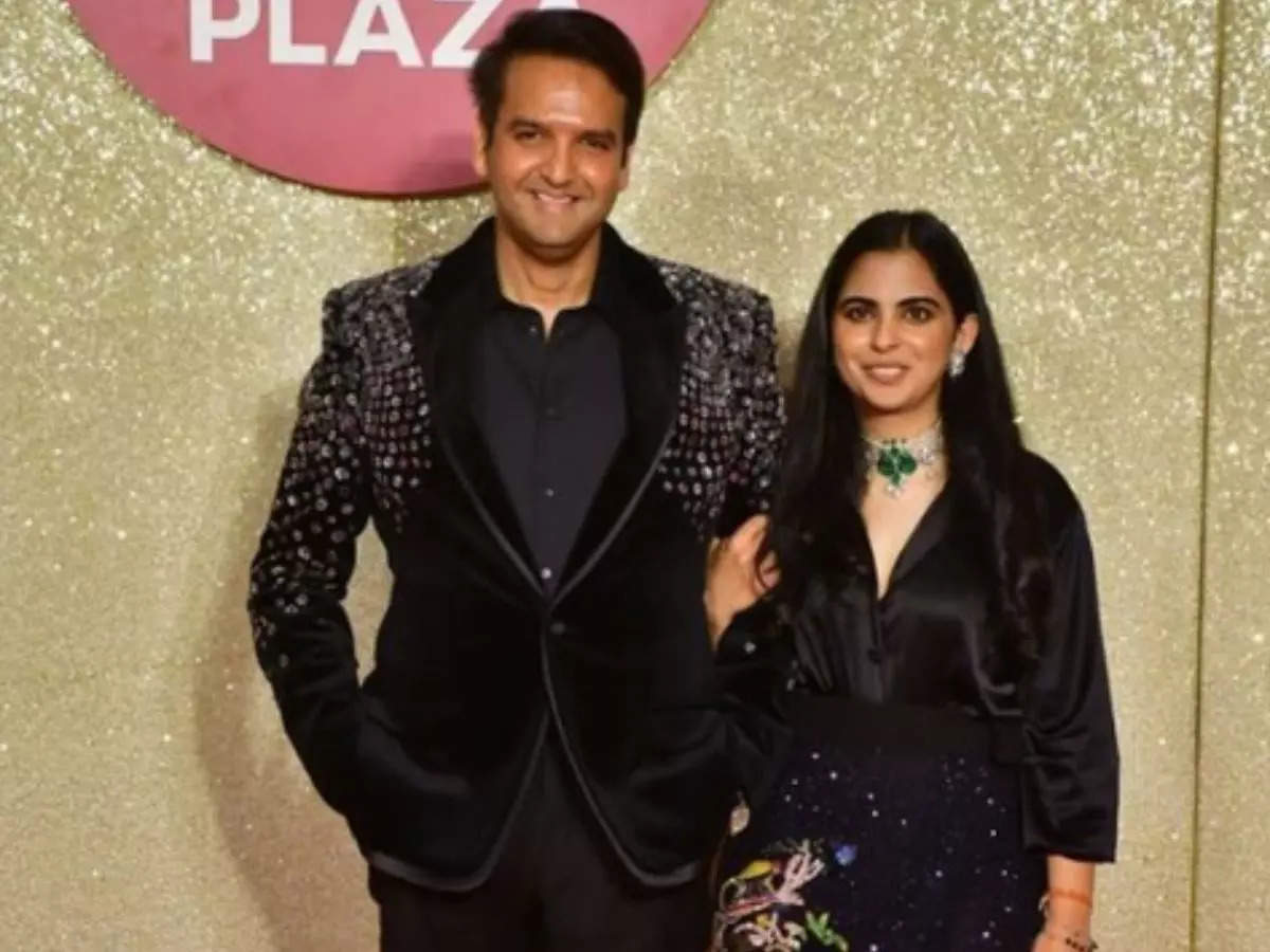 Isha Ambani and Anand Piramal’s relationship decoded by body language expert  | The Times of India