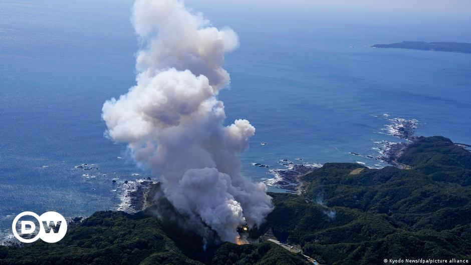 Japan's first private rocket explodes after launch – DW – 03/13/2024