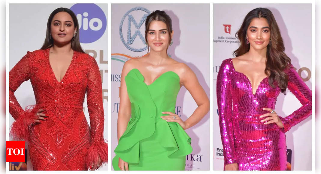 Kriti Sanon, Sonakshi Sinha, Pooja Hegde, Mannara Chopra and others make heads turn with their stylish appearances at the red carpet of a star-studded event in the city – See photos | – Times of India