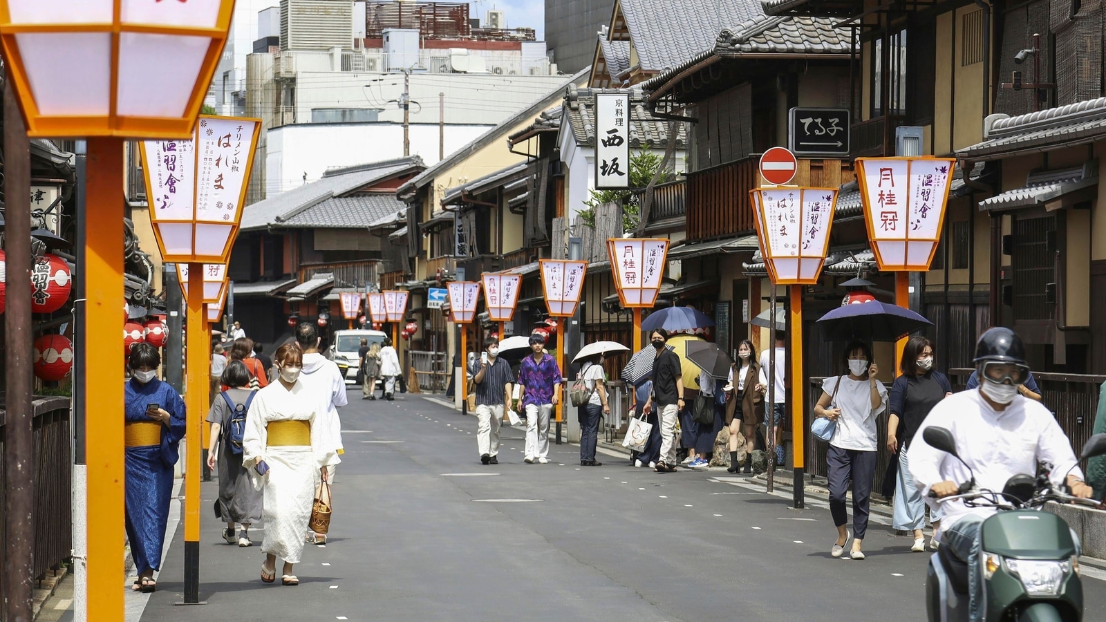 Kyoto takes action against over-tourism: Private alleys in picturesque geisha district, Gion, closed to tourists