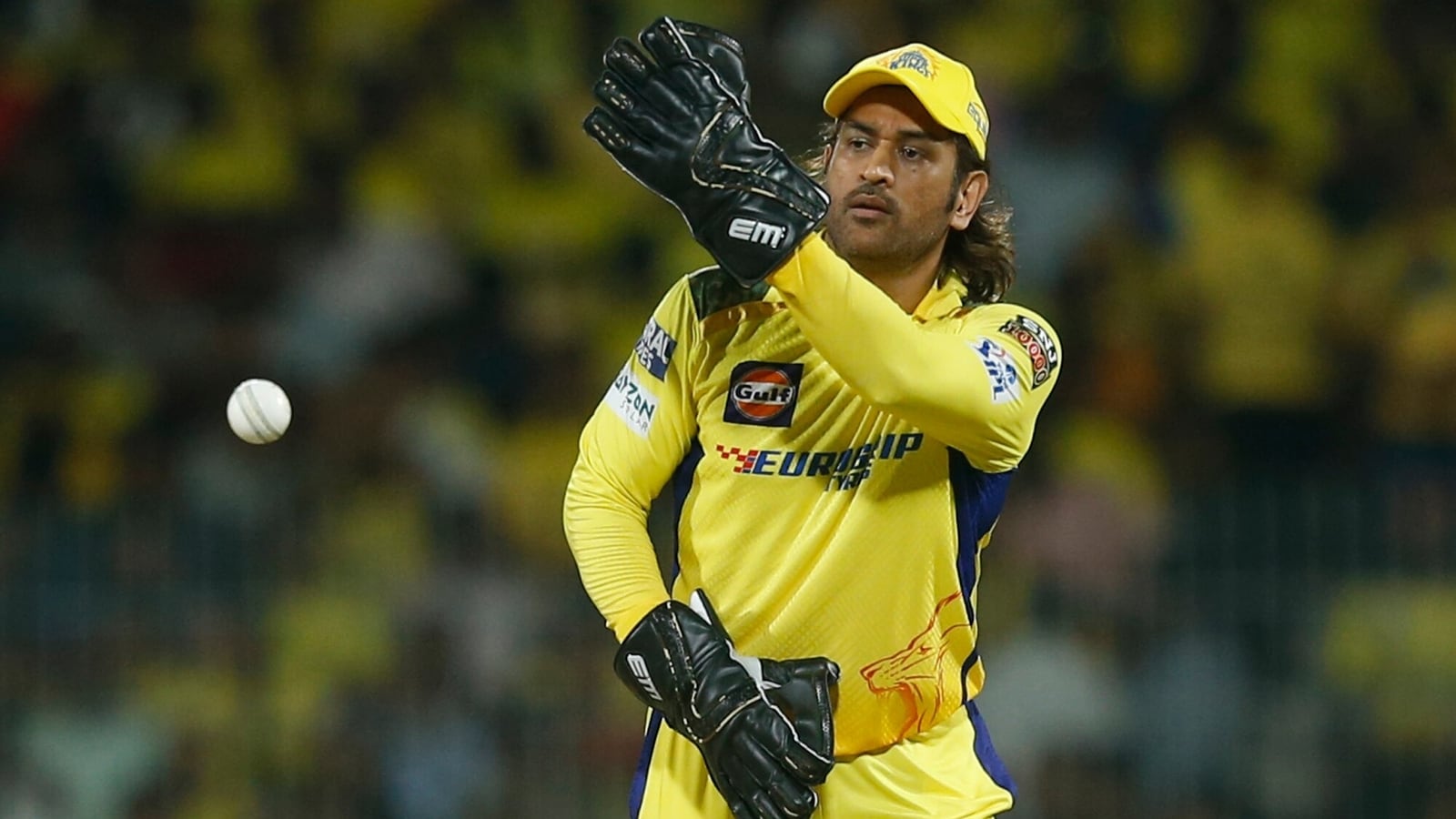 ‘MS Dhoni doesn’t have to bat…’: Stuart Broad ‘feels for’ MSD; Steve Smith can’t get over CSK legend’s ‘2.27m’ dive