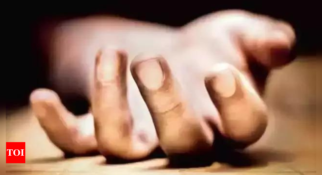 Maharashtra man burns wife, 2 minor daughters alive in locked house | Nashik News – Times of India