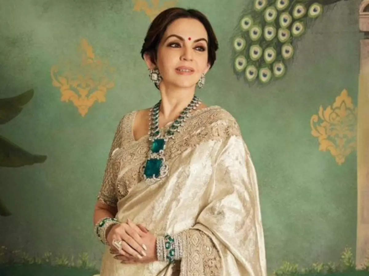 Nita Ambani Diamond Ring: Nita Ambani flaunted the 'Mirror of Paradise' diamond ring which was once part of the Mughal empire's jewellery collection