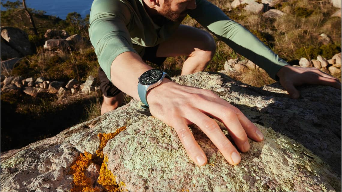 The OnePlus Watch 2 come with 5ATM water resistance, IP68 dust/water protection, sapphire crystal protection for the display, and it even satisfies MIL-STD-810H standards (neither the Samsung nor the Apple Watch Ultra do).