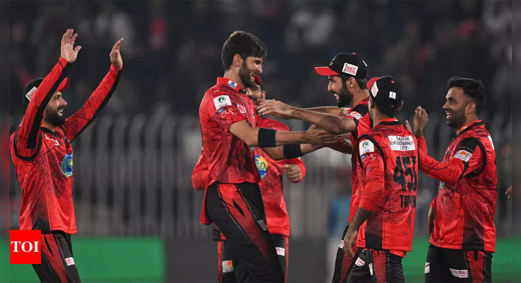 PSL: Lahore Qalandars break losing streak, Karachi Kings keep playoff hopes alive - Times of India