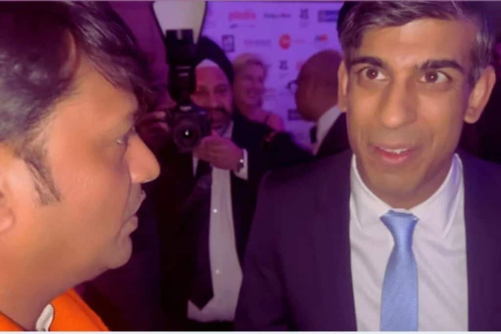 Rajrajeshwar Guruji Blesses UK PM Rishi Sunak With ‘Shree Yantra’ For Good Health