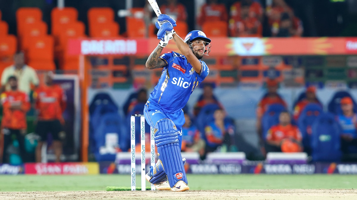 SRH vs MI Live Cricket Score, IPL 2024: Mayank Agarwal Injured While Saving A Six, MI Lag Behind In Chase vs SRH | Cricket News