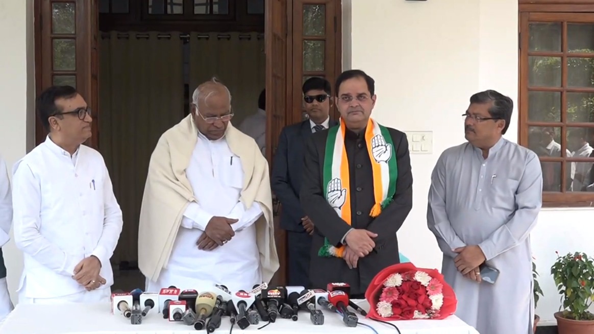 Brijendra Singh joins Congress