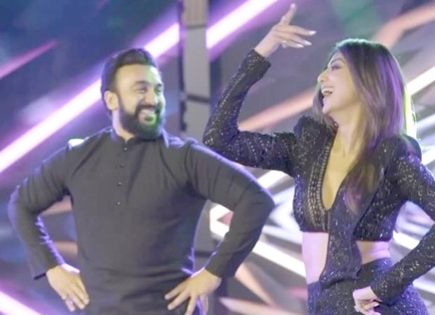 Shilpa Shetty grooves with Raj Kundra on ‘Mundian Tu Bach Ke’ at Rakul Preet Singh-Jackky Bhagnani’s sangeet; fulfils a promise made 15 years ago 15 : Bollywood News – Bollywood Hungama