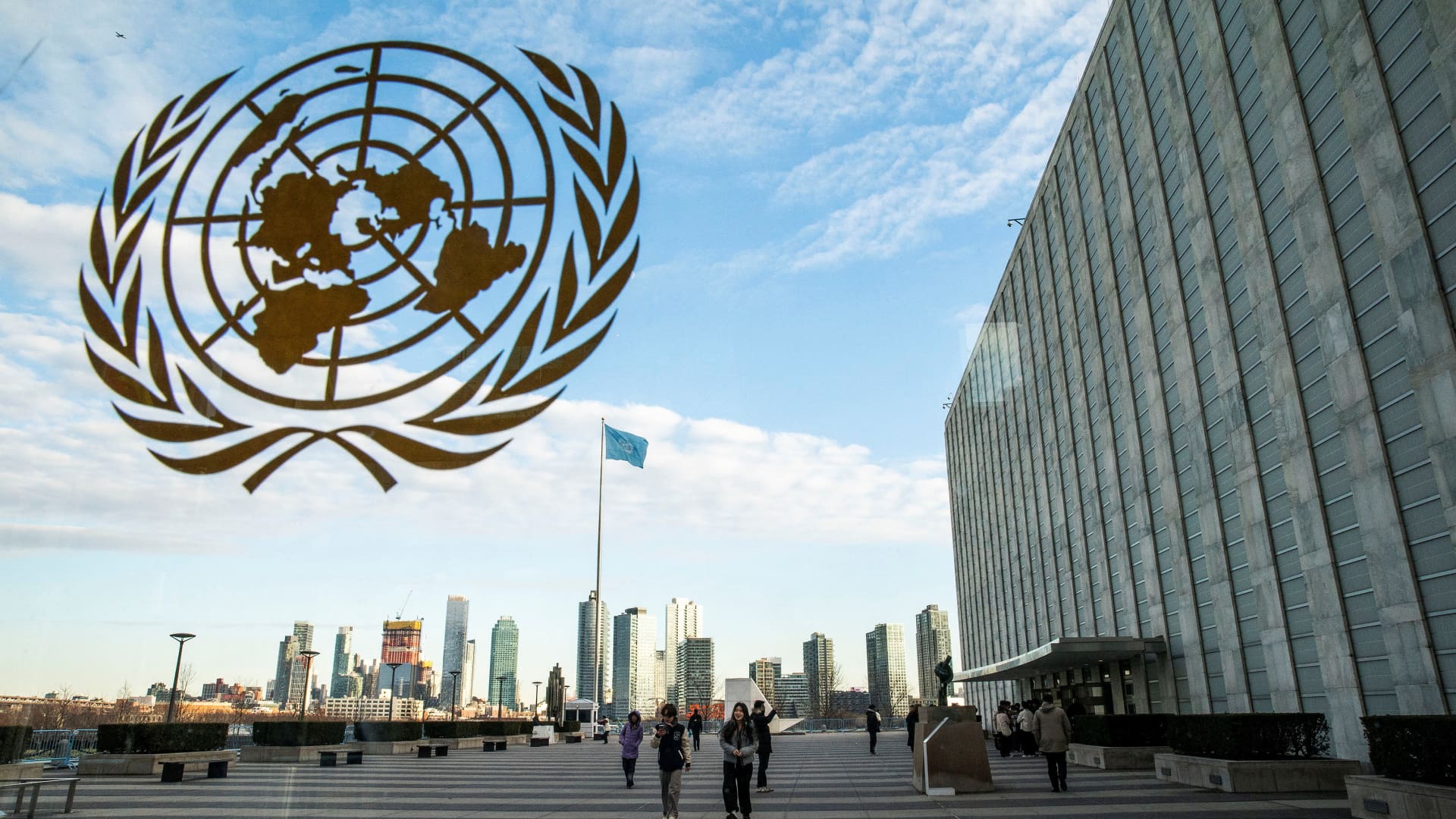 Three UN military observers, a Lebanese interpreter wounded in blast while patrolling southern border