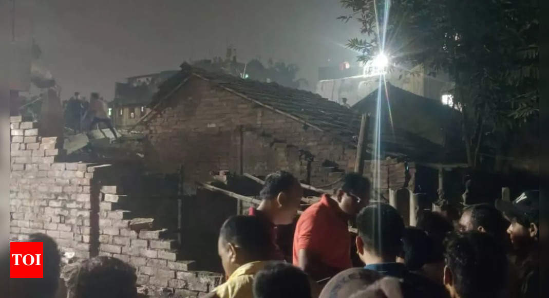 Under-construction building collapses in Kolkata, rescue operation under way | Kolkata News – Times of India