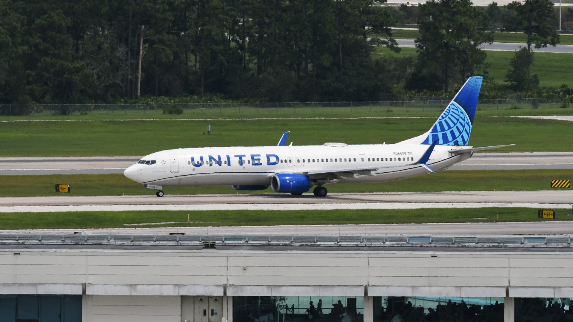 United flight from SFO missing external panel after landing in Oregon