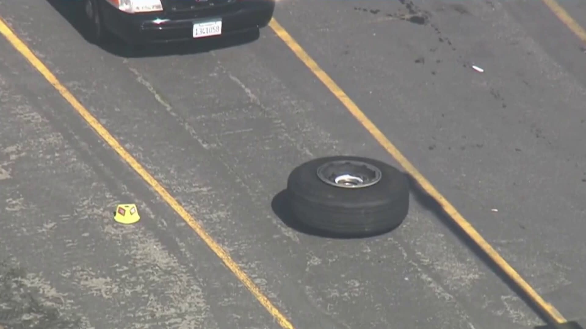 United plane loses tire after takeoff from San Francisco International Airport