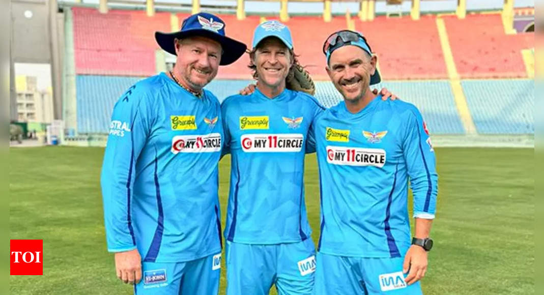 Watch: Bhangra in Lucknow – by Jonty Rhodes, Justin Langer, Lance Klusener | Cricket News – Times of India