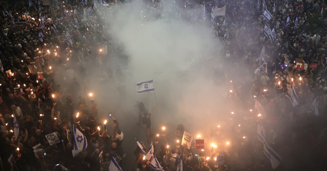 ‘Replace him’: Thousands Rally Against Netanyahu’s Government in Tel Aviv