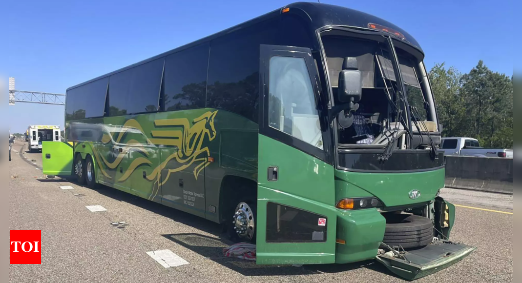 11 injured as bus carrying University of South Carolina fraternity crashes in Mississippi – Times of India