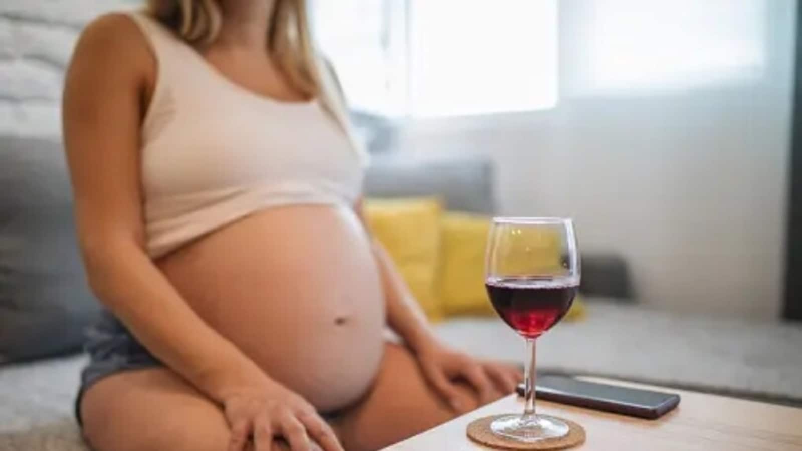 Alcohol usage during pregnancy linked to birth abnormalities: Study