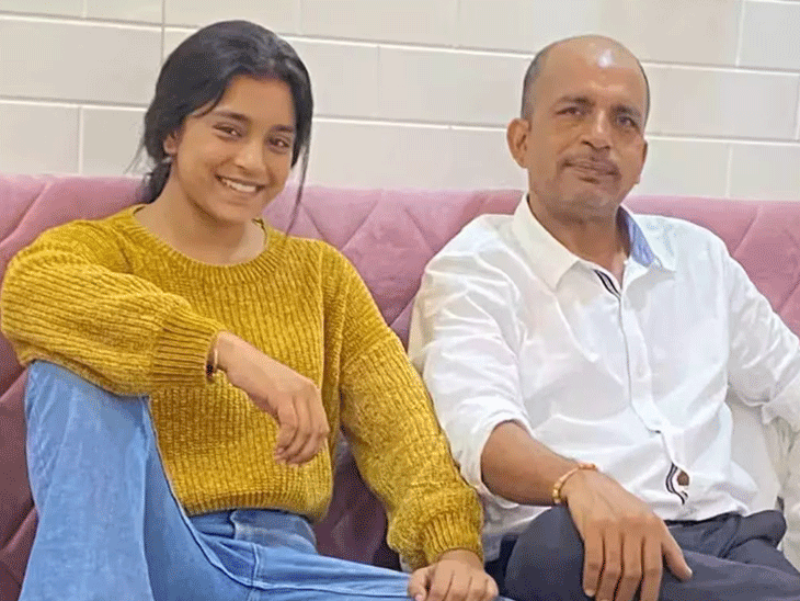 'BB16' फेम सुम्बुल तौकीर के पिता ने लिया लीगल एक्शन:  ऑनलाइन ट्रोल्स के खिलाफ मामला दर्ज, अपने परिवार के खिलाफ अपमानजनक पोस्ट से थे परेशान