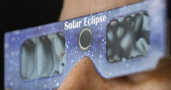 Canadian groups using interactive tools to help those with low vision enjoy eclipse  | Globalnews.ca