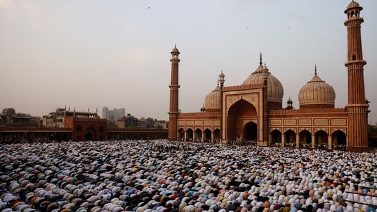 Eid Mubarak 2024 live updates: Devotees gather in various parts of India to offer namaz in celebration of Eid-ul-Fitr