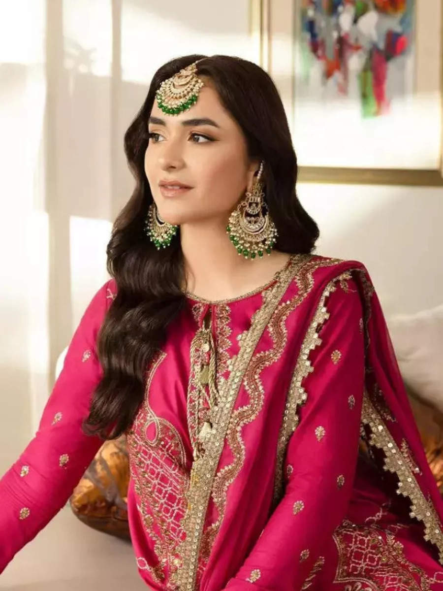 Eid-worthy ethnic looks of Pakistani actress Yumna Zaidi