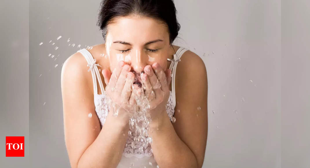 Face Washing Tips: When to use face wash: First thing in the morning or last thing in the night? | – Times of India