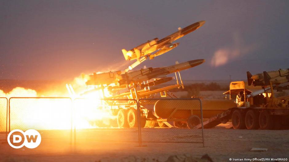 Iran fires on Israel, PM Netanyahu 'ready for any scenario' – DW – 04/14/2024