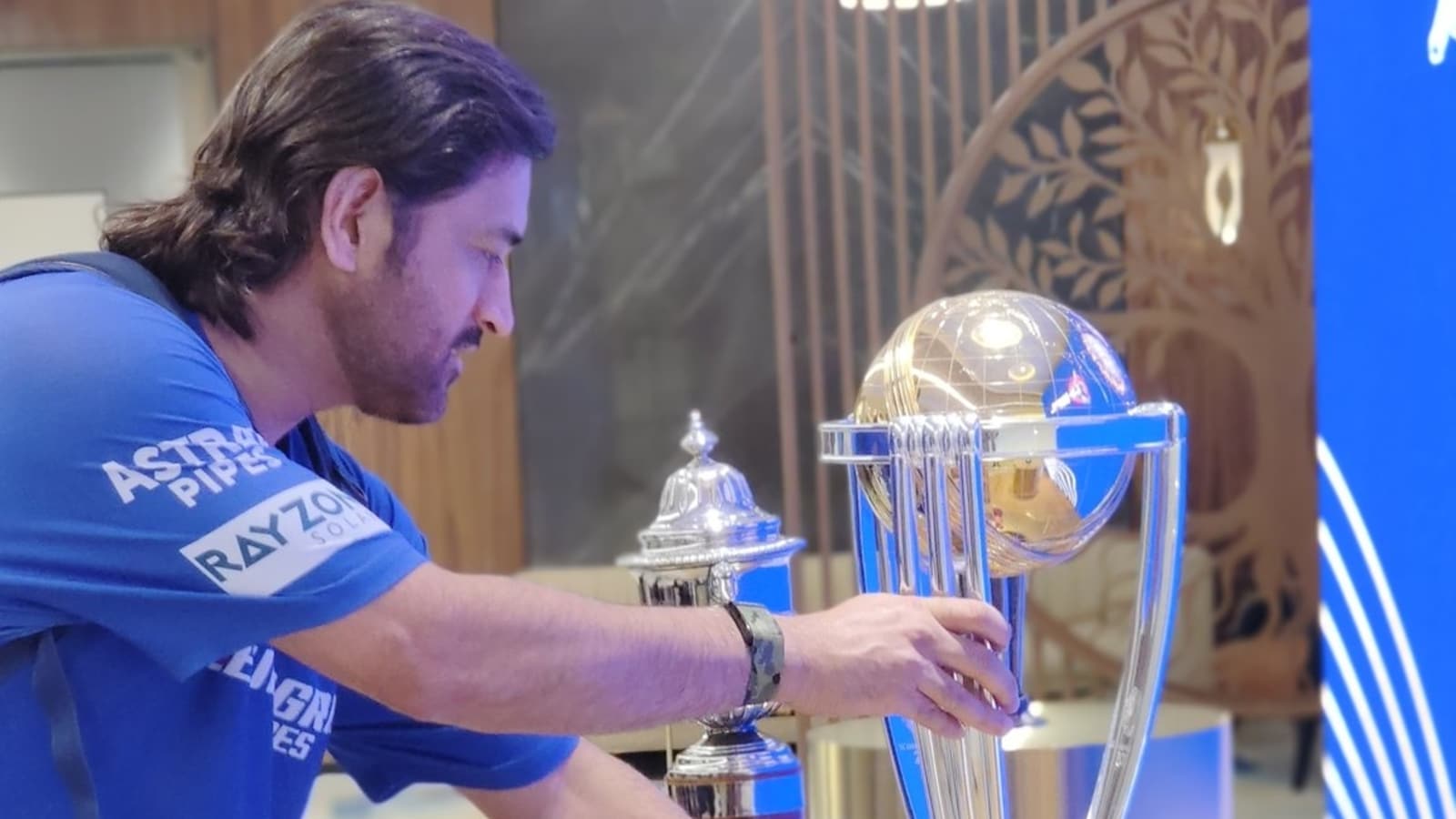 MS Dhoni touches World Cup trophy in emotional reunion after 13 years ahead of MI vs CSK IPL match