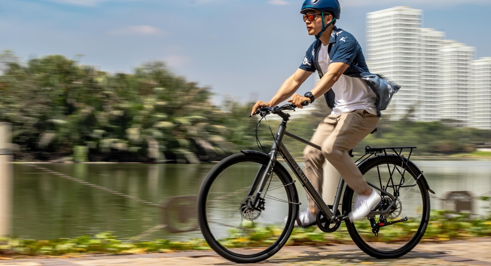 Navigate streets with the best road bikes and hybrid bikes: Top 8 choices for every rider’s journey