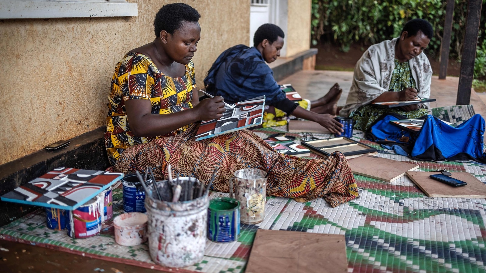 Reviving Rwanda’s imigongo painting tradition: A symbol of resilience, culture and unity