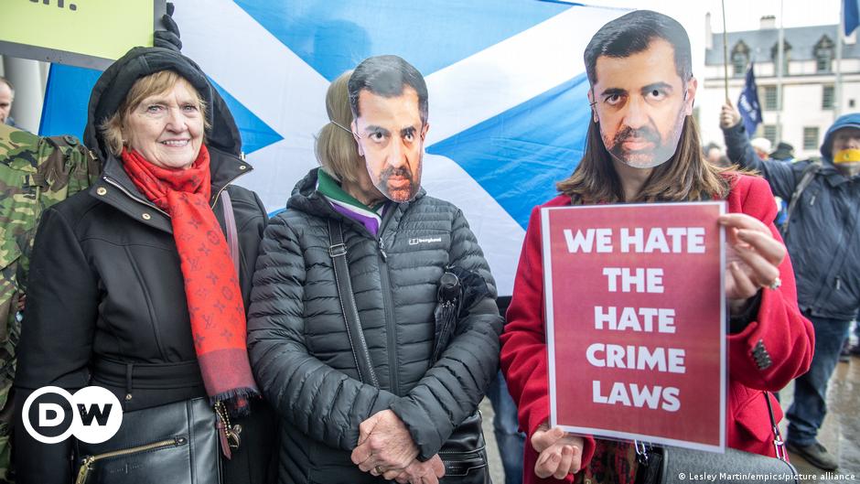 Scotland caught up in heated debate over new hate speech law – DW – 04/07/2024